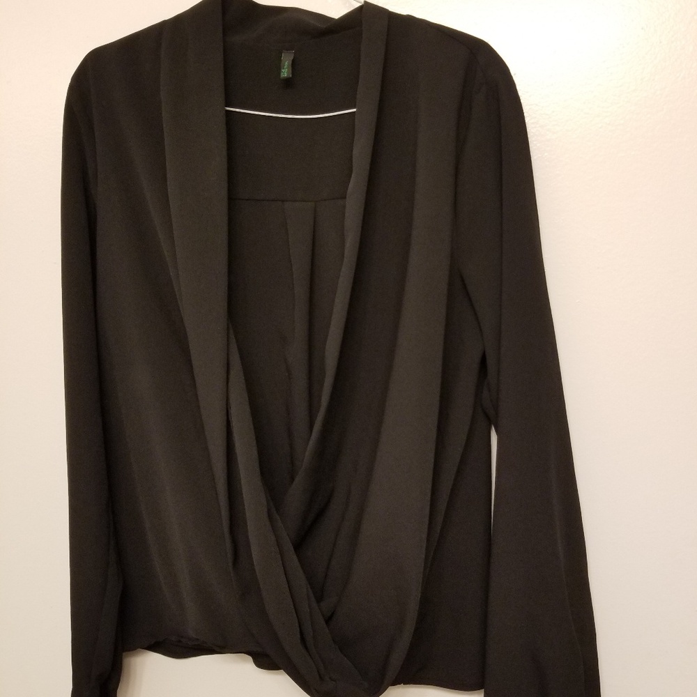 Black Open V Top